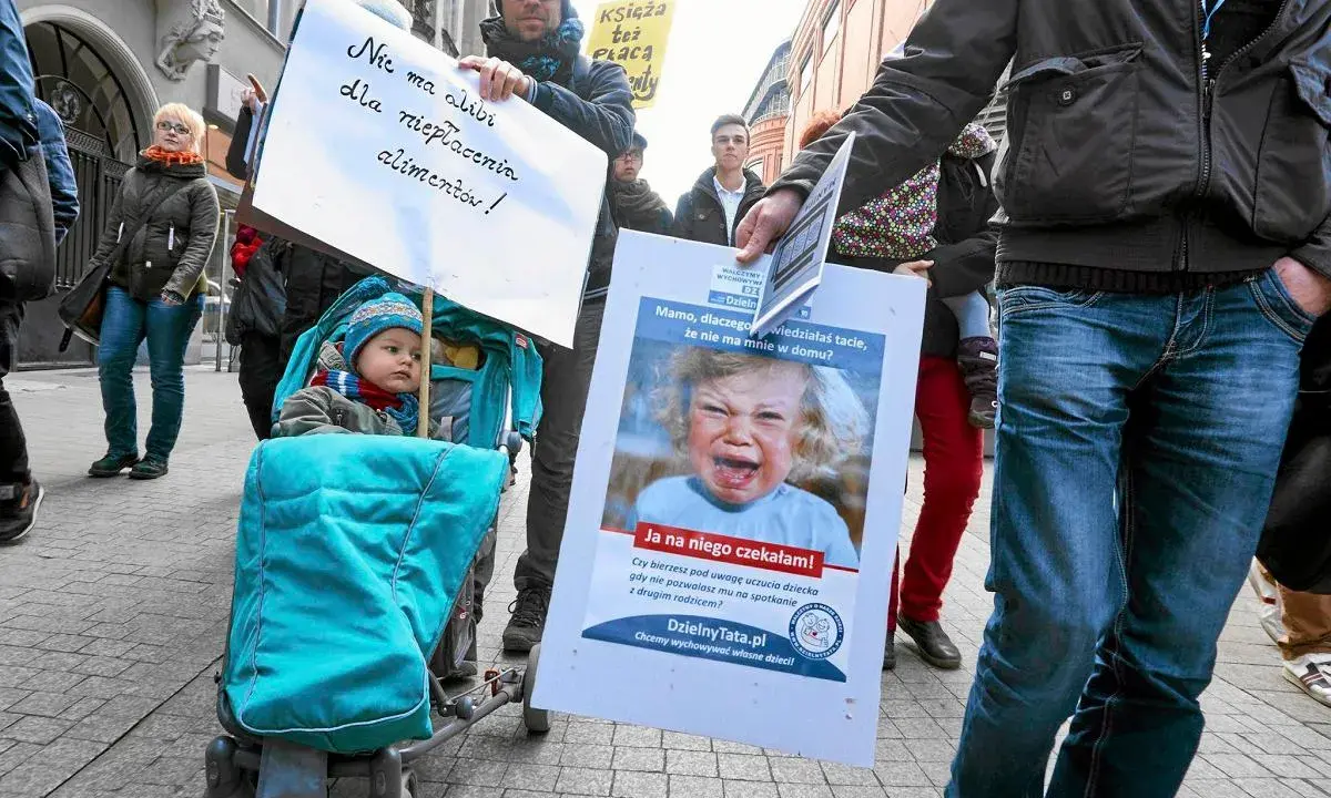 Alimenty po wyroku: Od kiedy płacić? Uniknij błędów i kar!