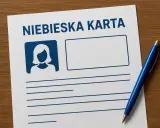Niebieska karta z miejscem na zdjęcie i dane. Dokument zawiera pola do wpisania wad i zalet.