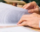 Jak sprawdzić pozew w sądzie? Uniknij wyroku zaocznego!