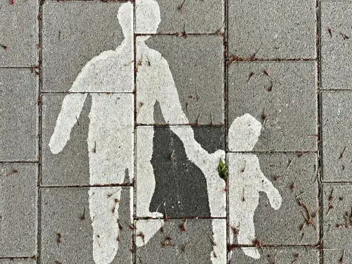 Wniosek o pozbawienie praw rodzicielskich ojca: Co musisz wiedzieć?