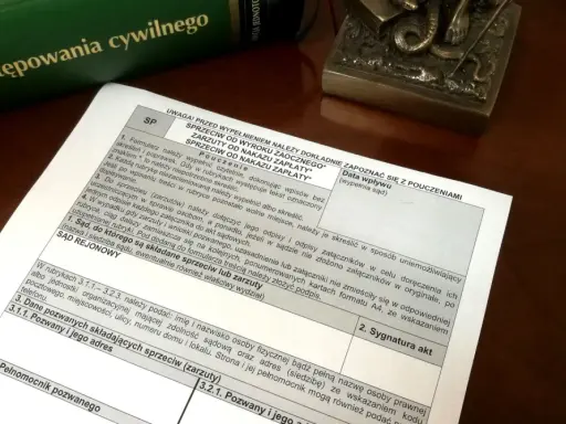 Wyrok zaoczny: 14 dni na sprzeciw! Jak uniknąć komornika?