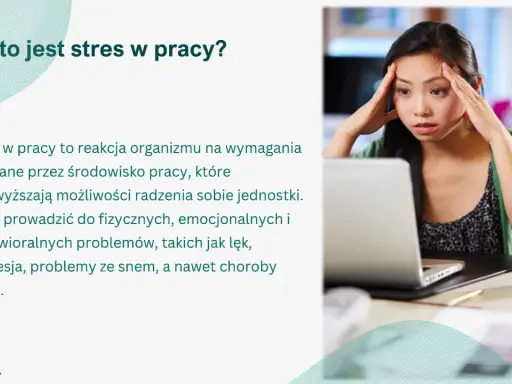 Kobieta z dłońmi na skroniach, wyraźnie odczuwająca stres w pracy. Obok laptop i kubek.