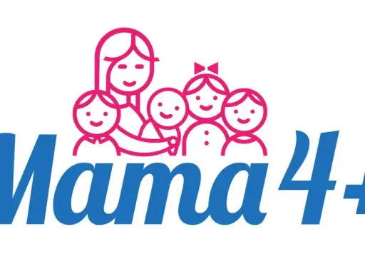 Logo Mama 4+ z uśmiechniętą mamą i czwórką dzieci.