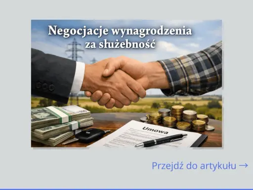 Uścisk dłoni symbolizujący negocjacje wynagrodzenia za służebność przesyłu. Na stole stosy pieniędzy, monet i umowa.