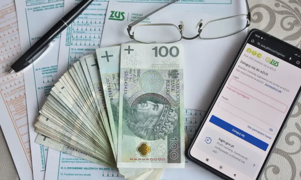 Umowa zlecenie a emerytura: pieniądze, dokumenty ZUS i logowanie do eZUS na telefonie.